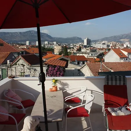 Kameni Val Apartment *