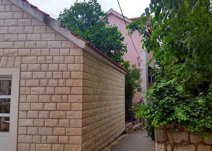 Kameni Val Split